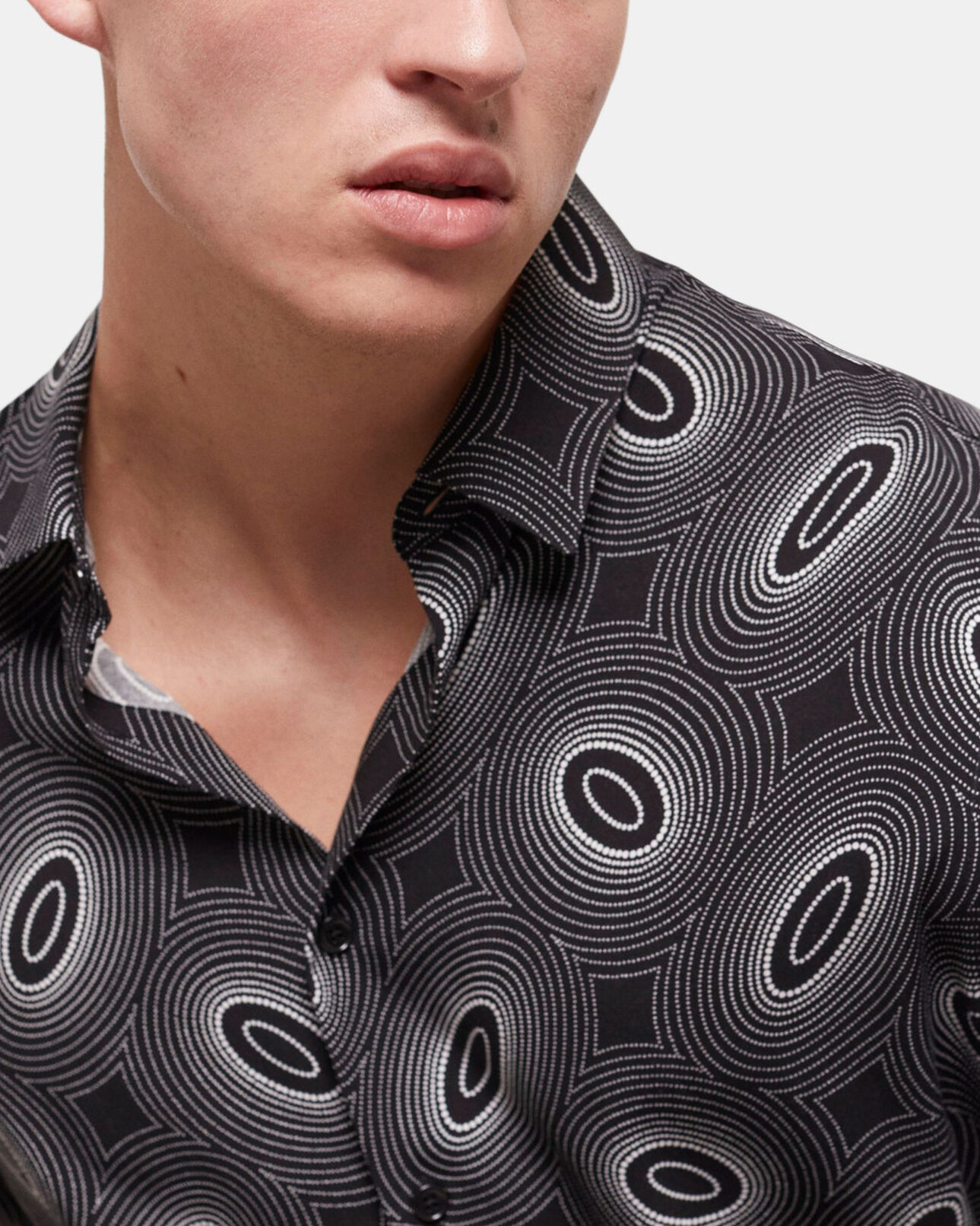 The Kooples HERREN BLACK WHITE hemd mit klassischem kragen und print