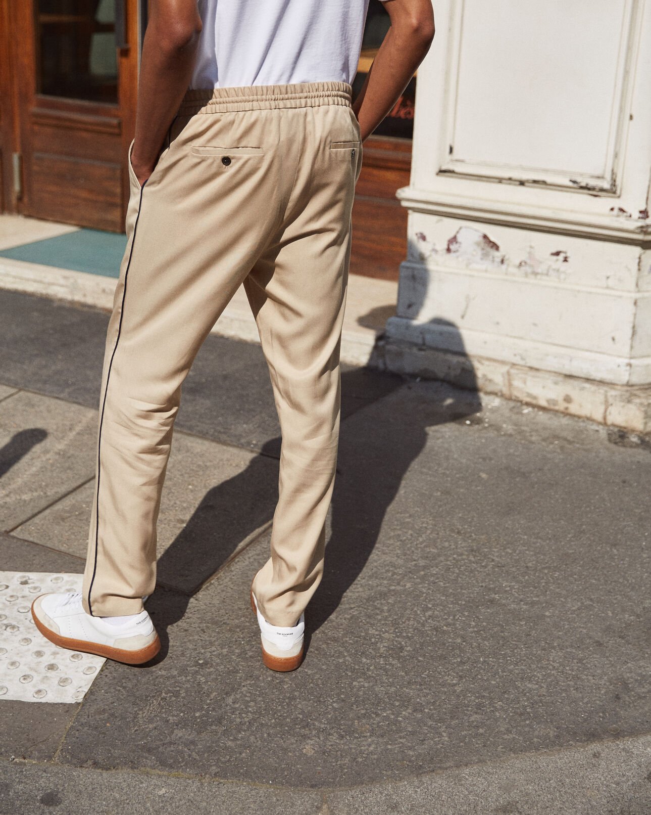 The Kooples MEN VIGOGNE MELANGE/DARK NAVY loose, beige cotton twill trousers with woven blue piping