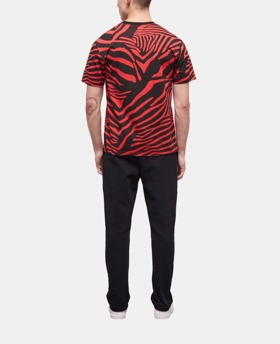 men's red printed t-shirt