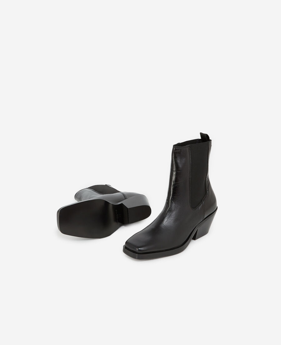 black leather ankle boots with flat sole