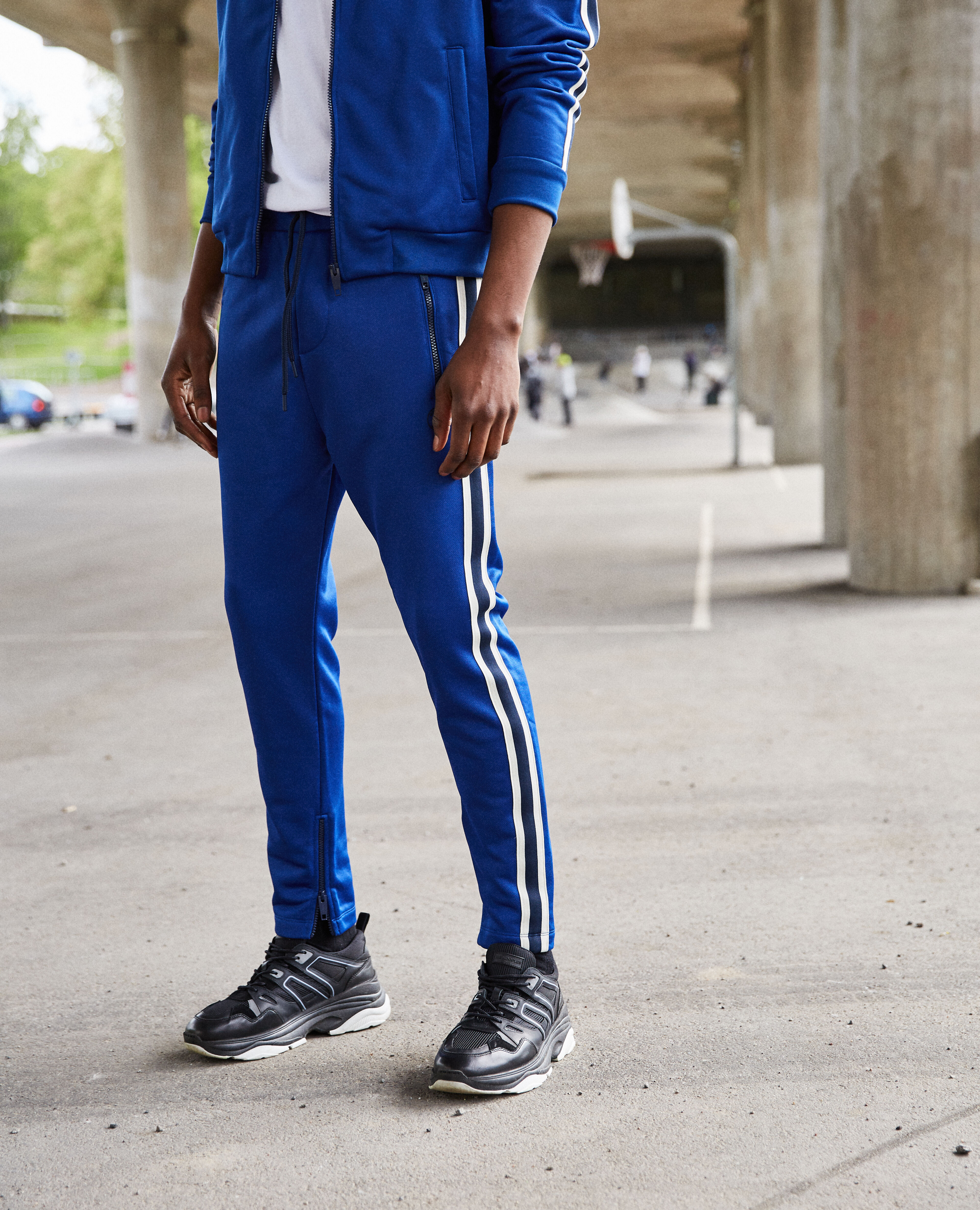 Jogging slim bleu lectrique molleton The Kooples
