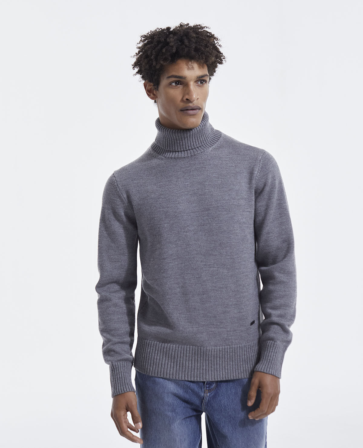 Grey pullover