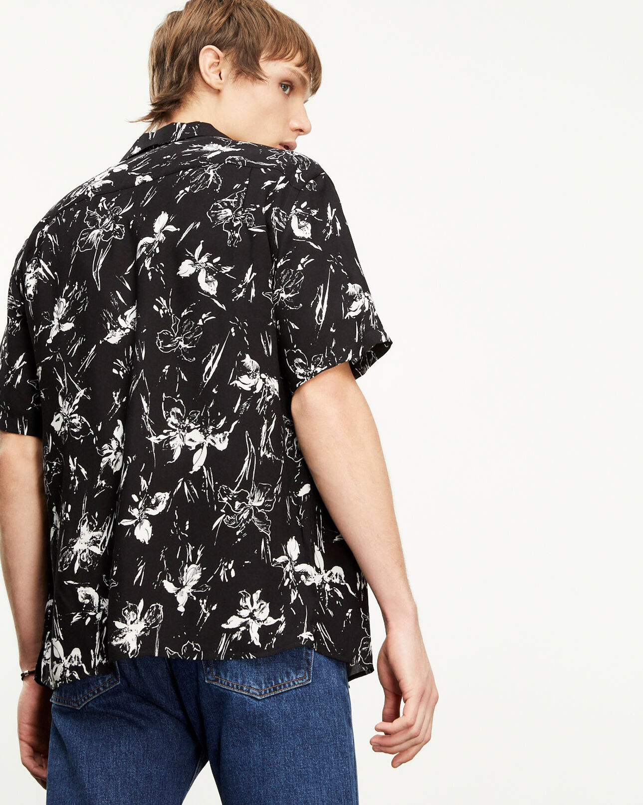 The Kooples MEN BLACK WHITE flowing floral shirt with short sleeves