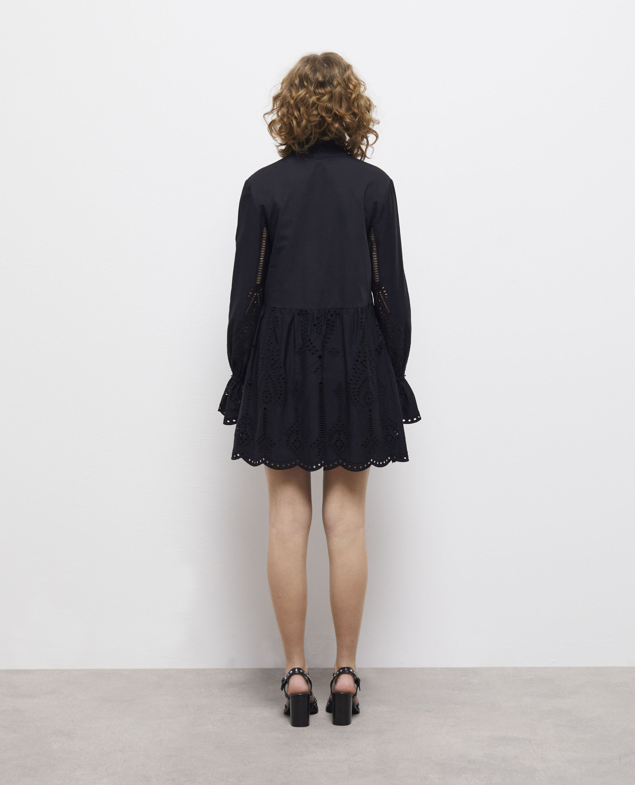 Kurzes, schwarzes Kleid mit englischer Stickerei, BLACK, hi-res image number null