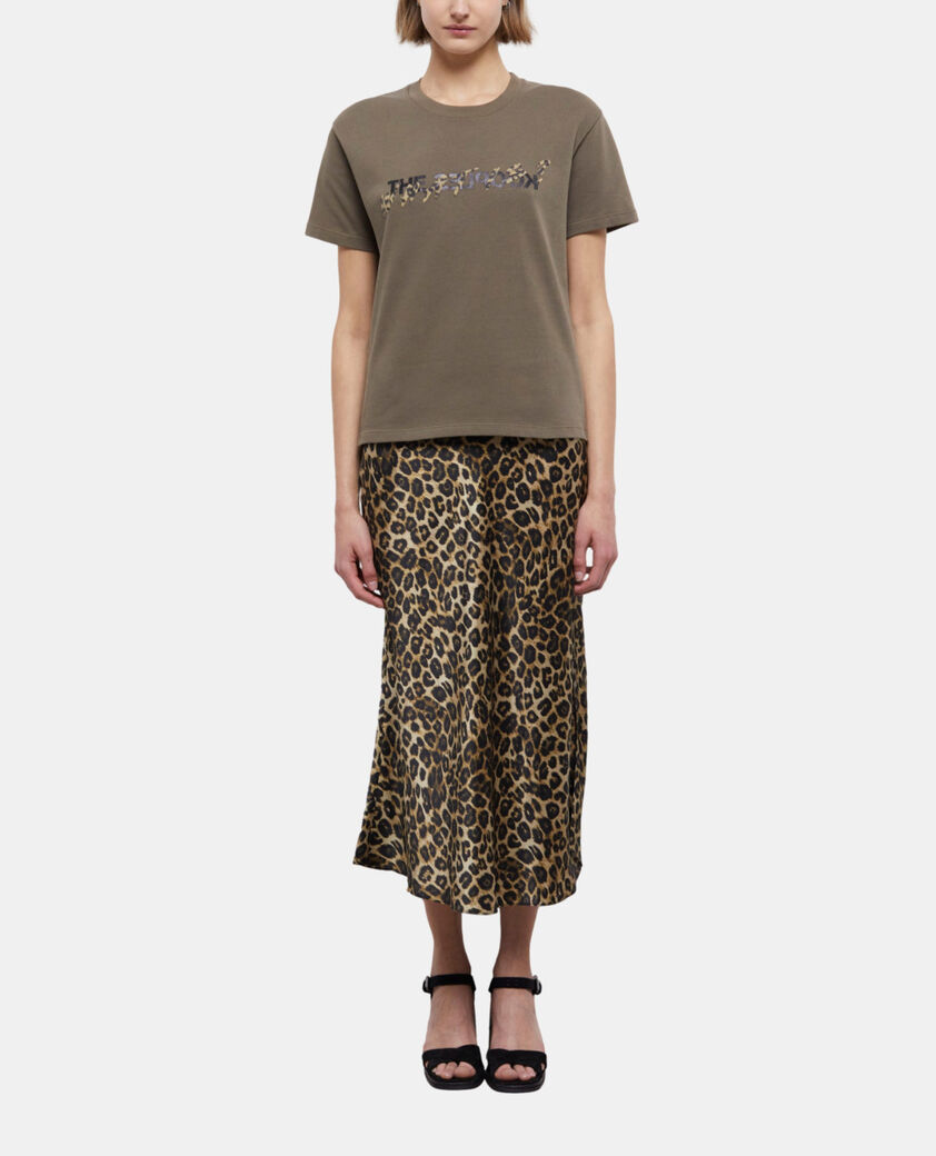 The Kooples DAMEN ALGUE khakifarbenes t-shirt damen mit leopardenmuster und "what is"-schriftzug