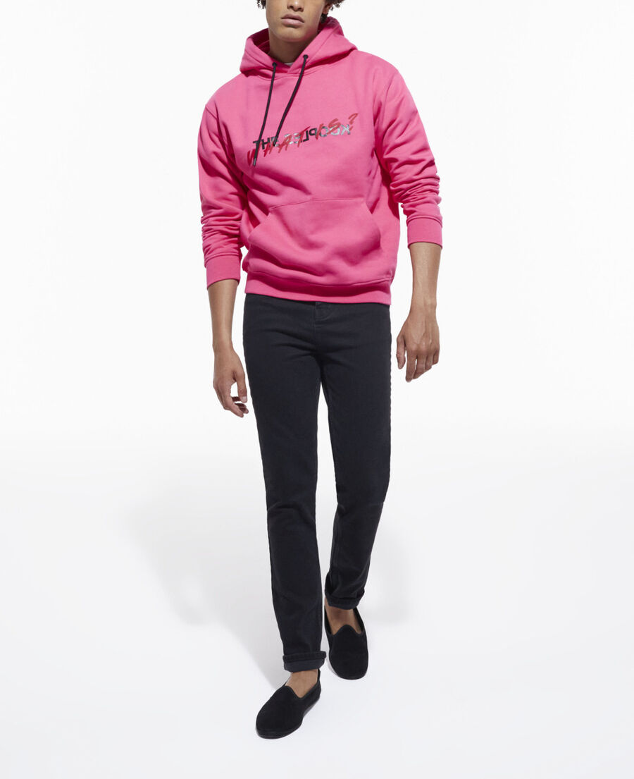 rosa sweatshirt mit "what is"-schriftzug