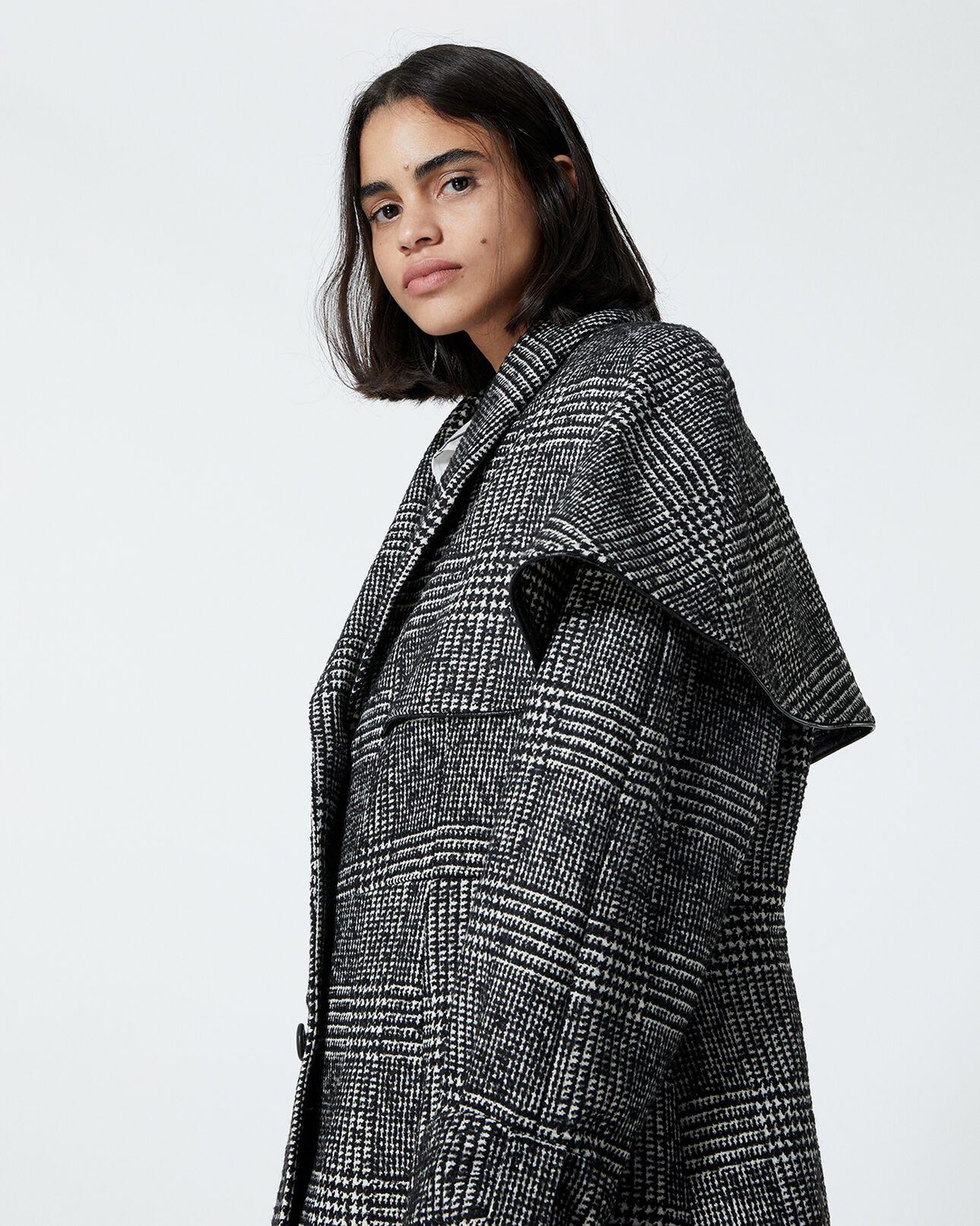 The Kooples FEMME BLACK WHITE manteau laine bicolore façon cape