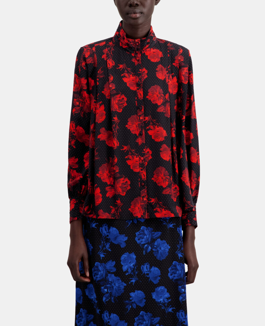 top aus seide mit print und plissierung