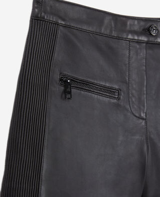 The Kooples FEMME BLACK short en cuir noir avec nervures