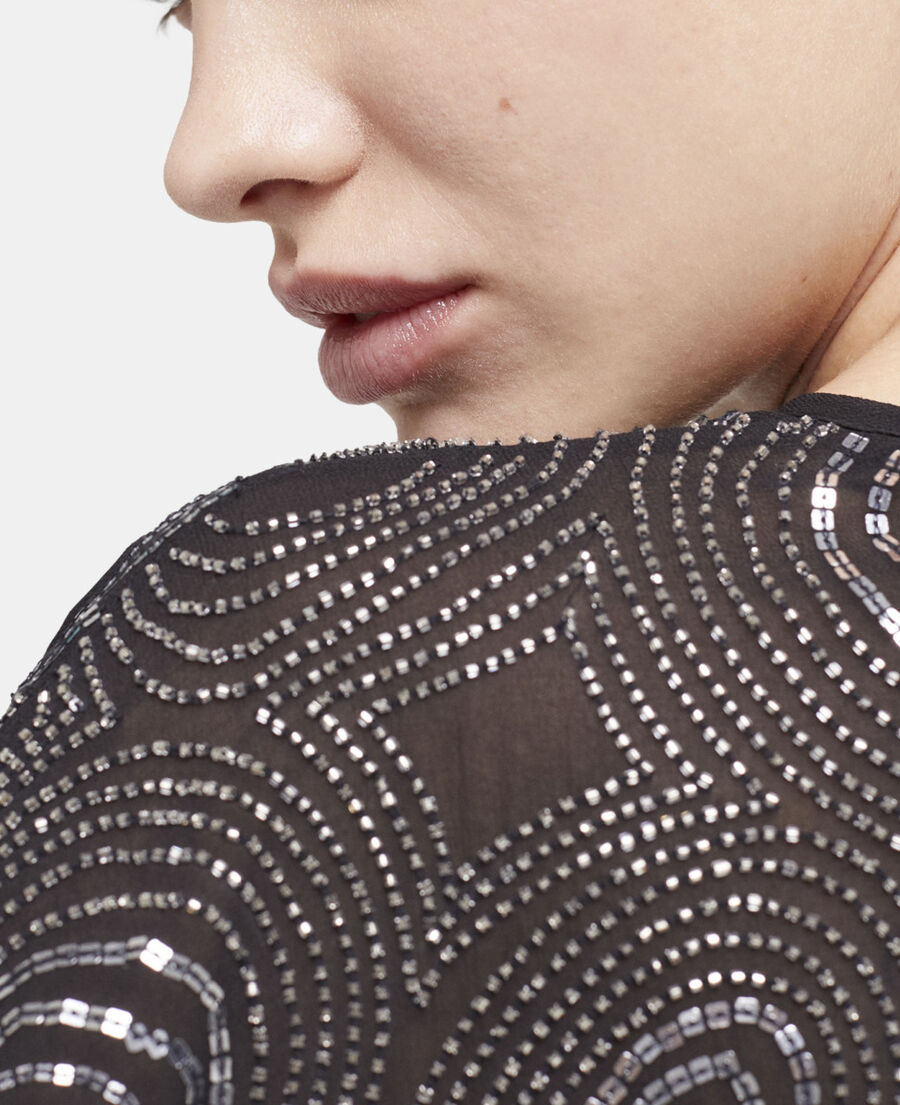 robe courte noire à perles argentées