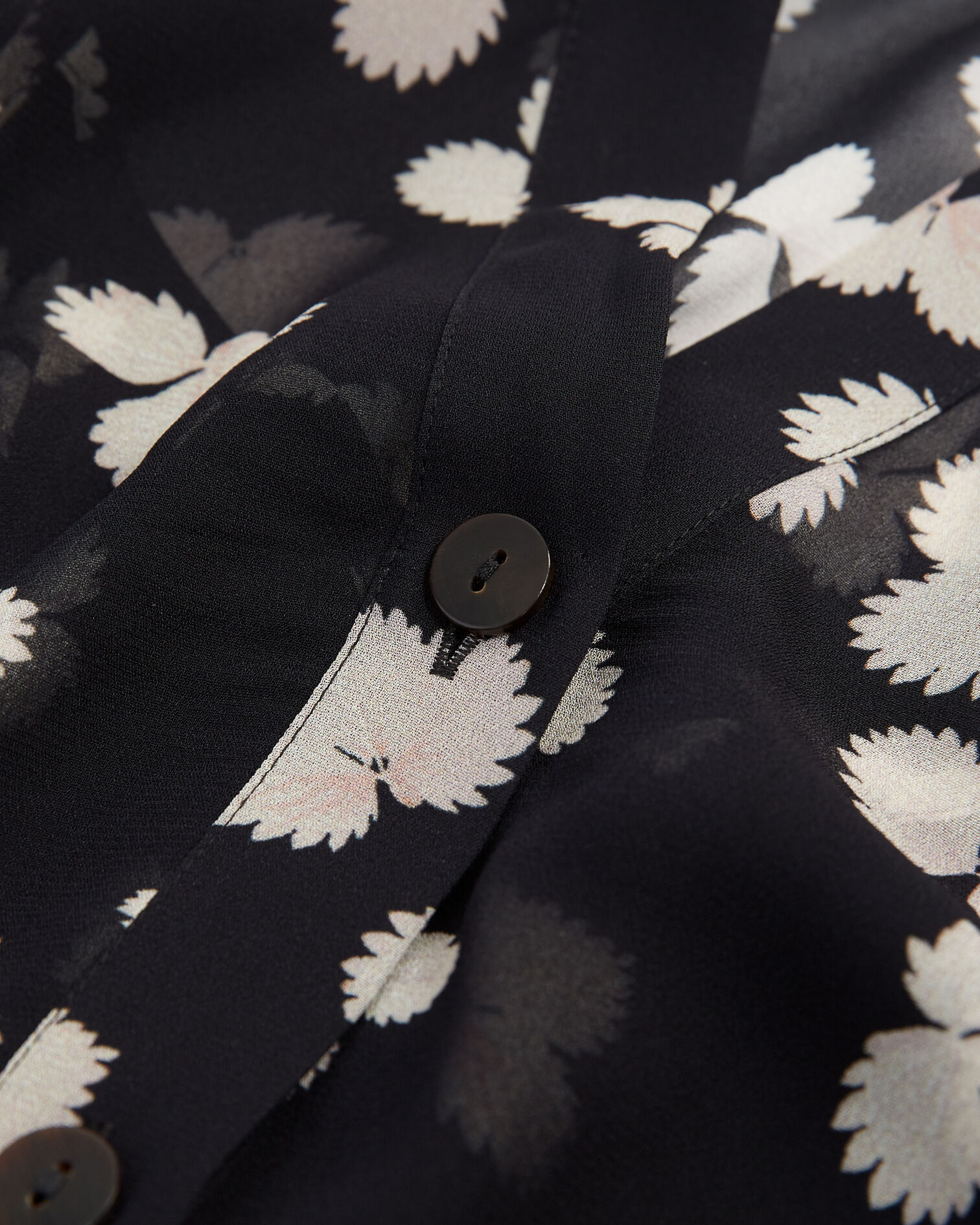 Hemd fließend V-Ausschnitt schwarz Blumen, BLACK-ECRU, hi-res image number null
