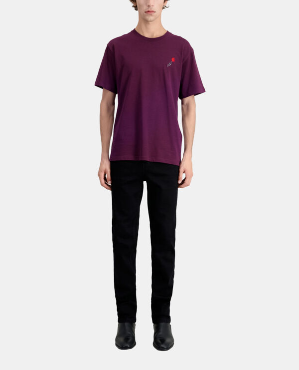men's burgundy t-shirt with flower embroidery