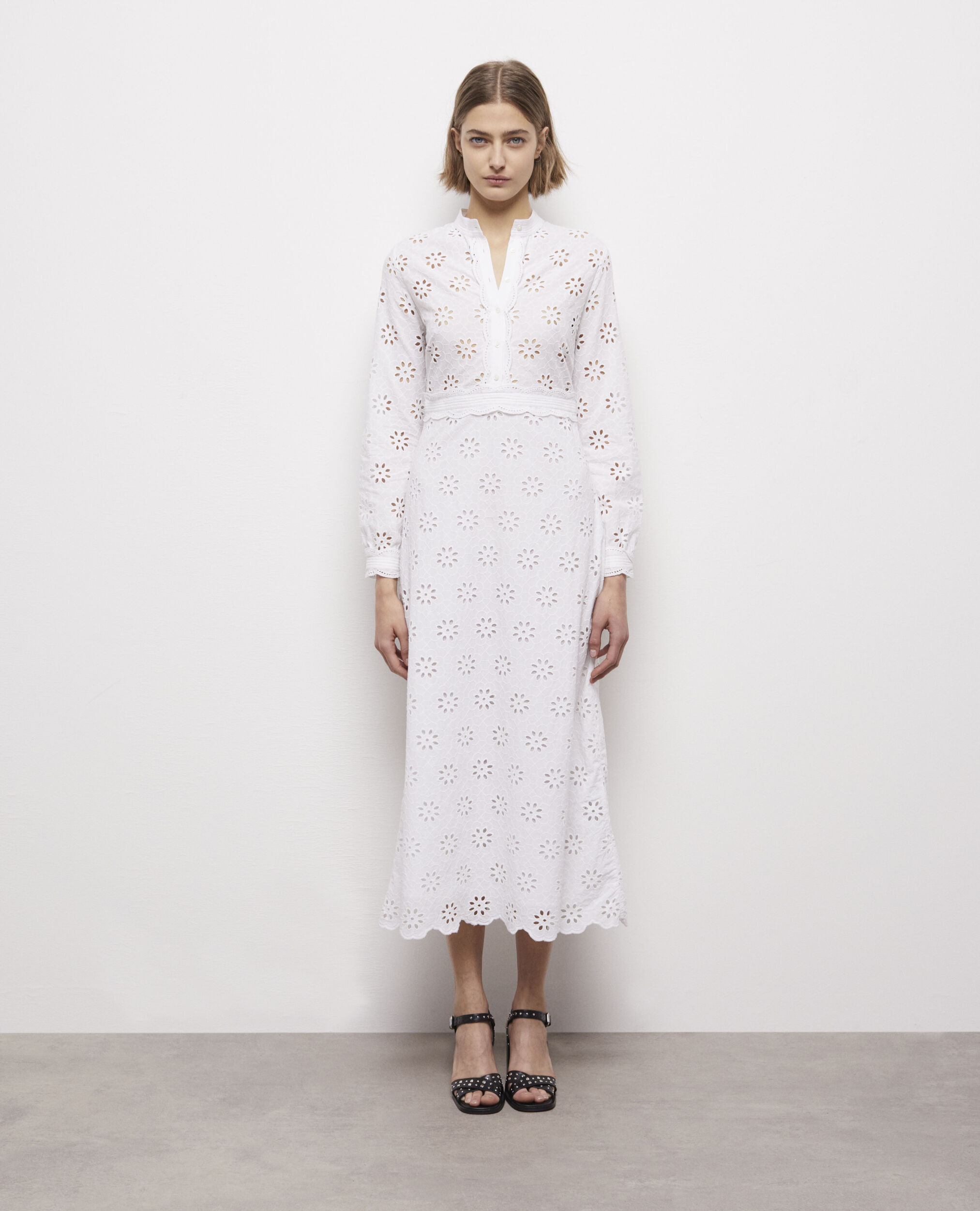 Broderie anglaise robe deals