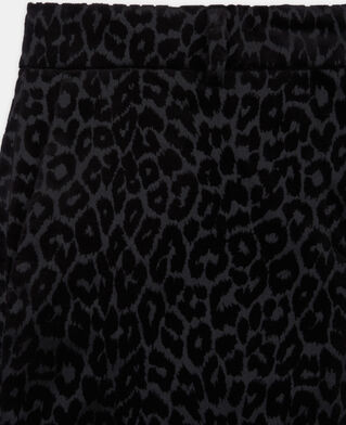 The Kooples DAMEN BLACK schwarze shorts aus velours mit leopardenmotiv
