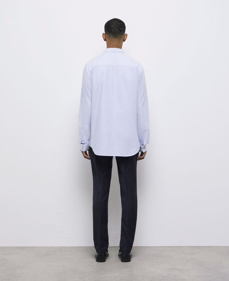 camisa azul de algodón
