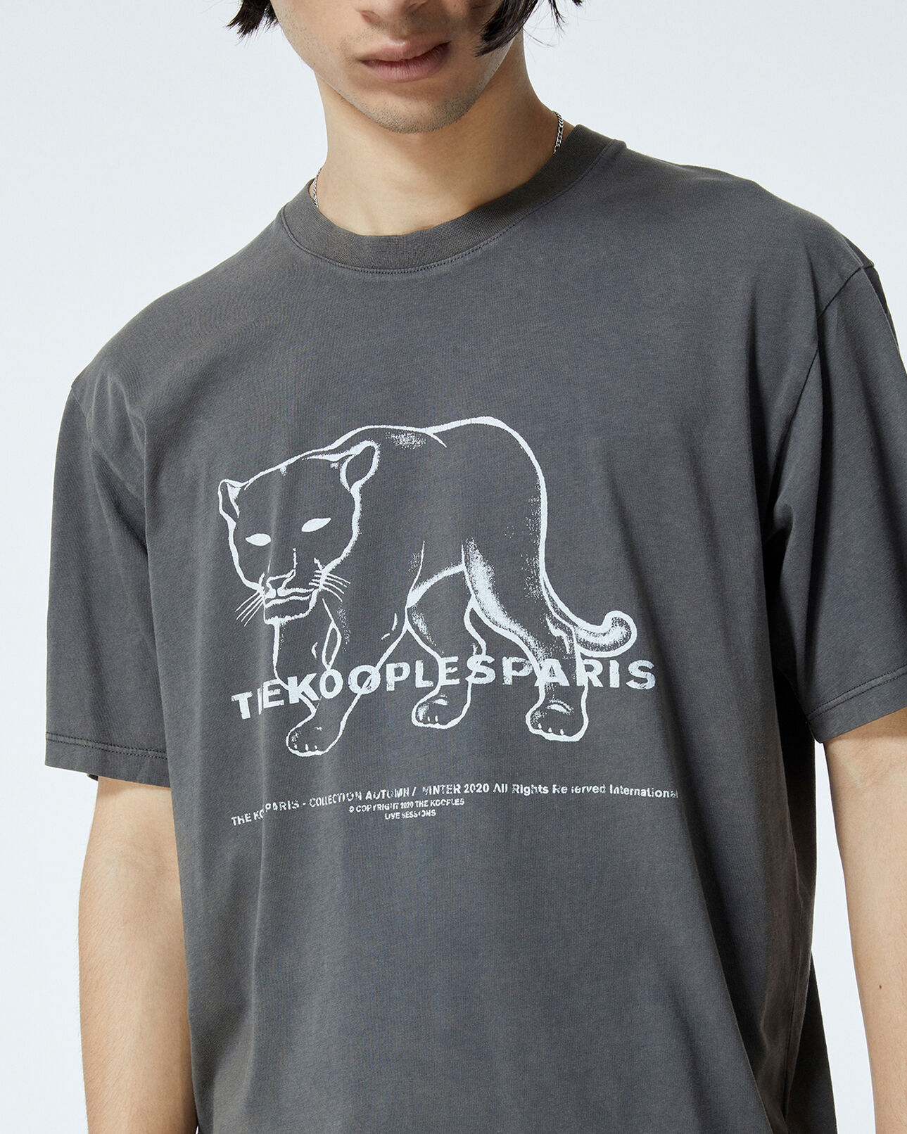 The Kooples HOMME BLACK WASHED t-shirt noir coton à logo panthère
