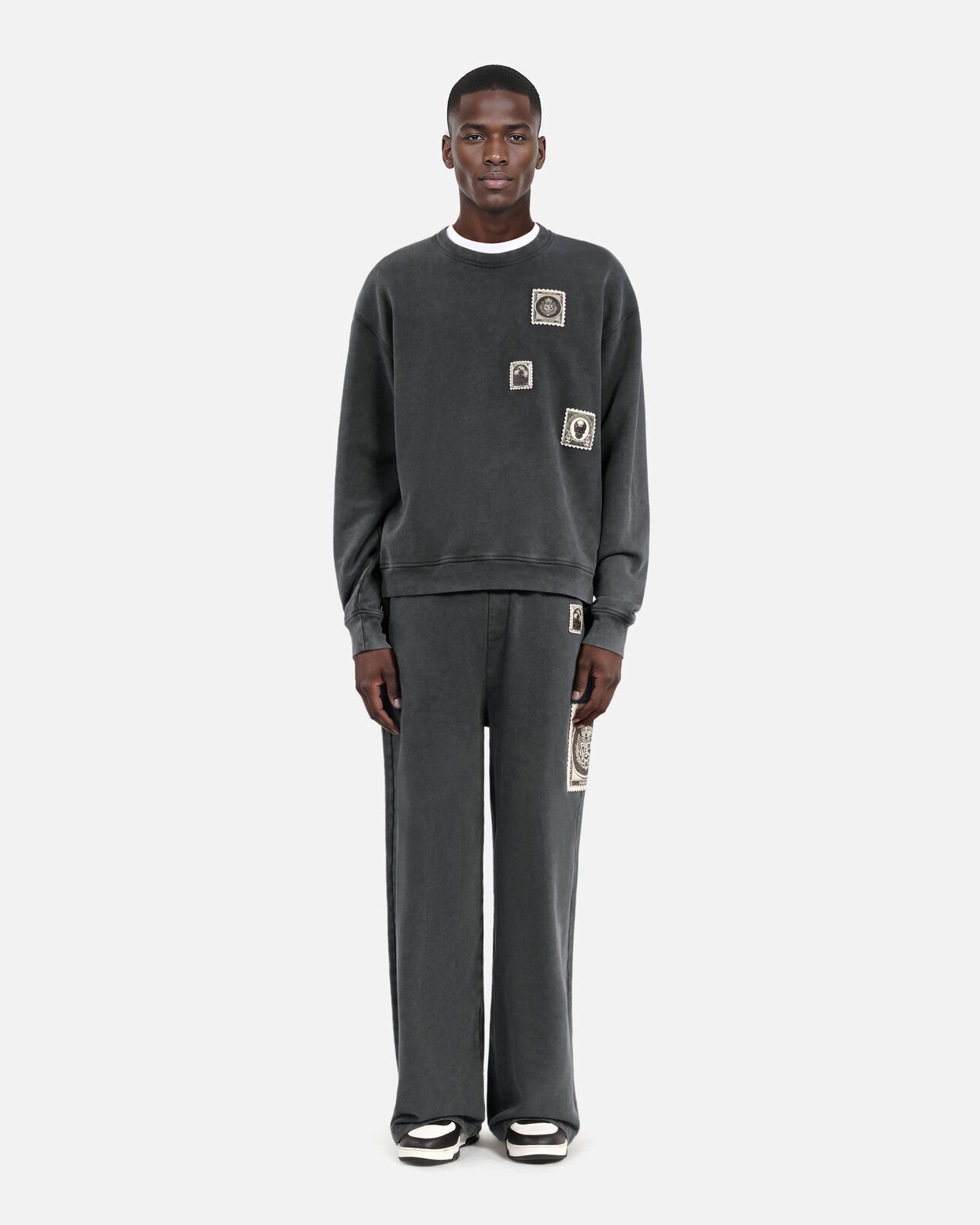 The Kooples HOMME BLACK WASHED sweatshirt avec patchs noir