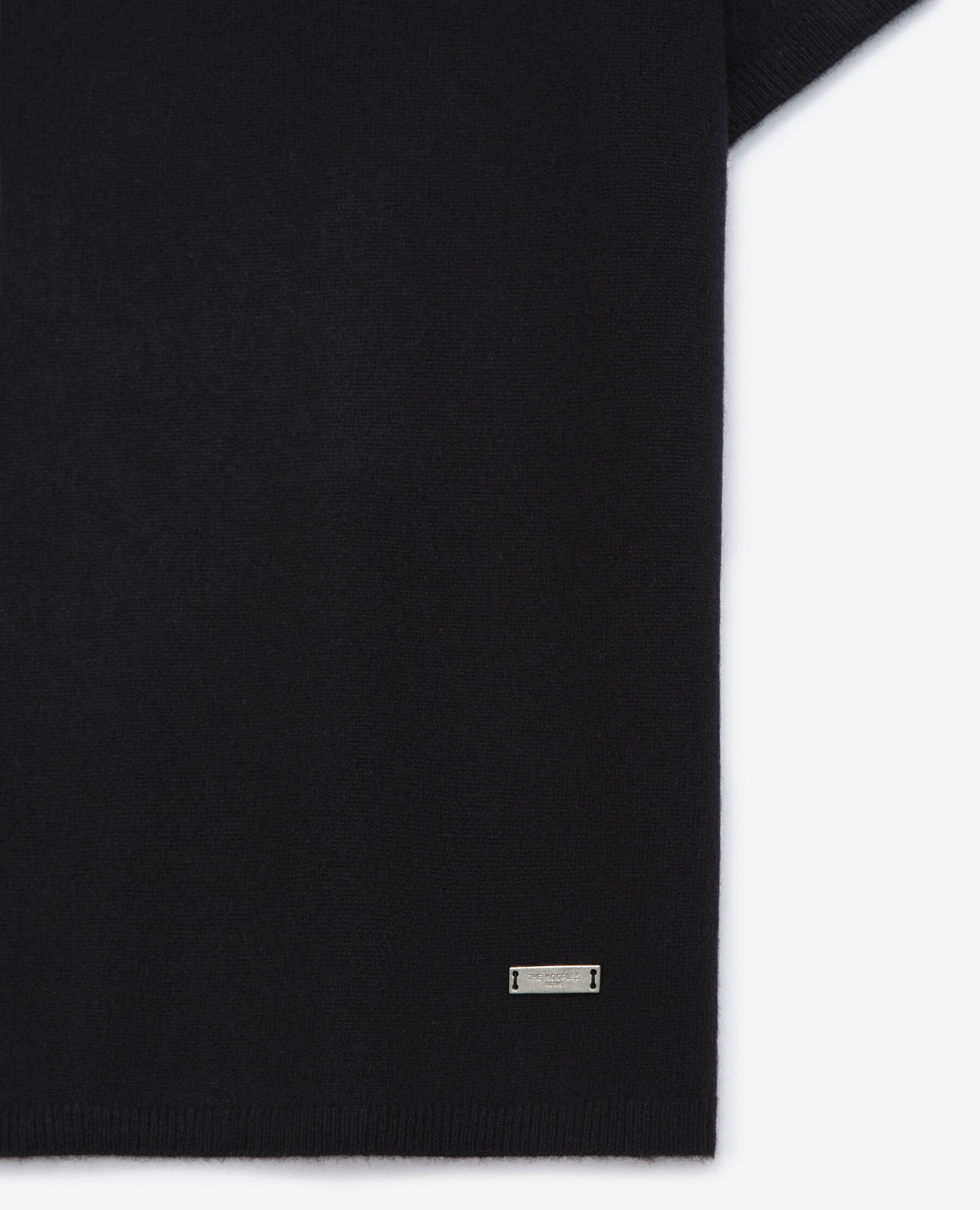 Black cashmere sweater with short sleeves