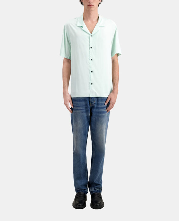 chemise verte manches courtes