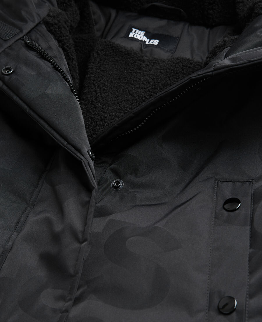 langer schwarzer parka mit the kooples logo