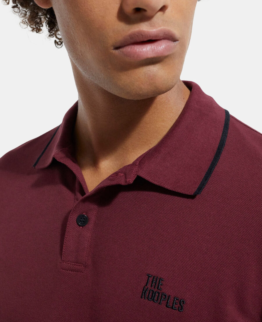 bordeauxrotes klassisches poloshirt