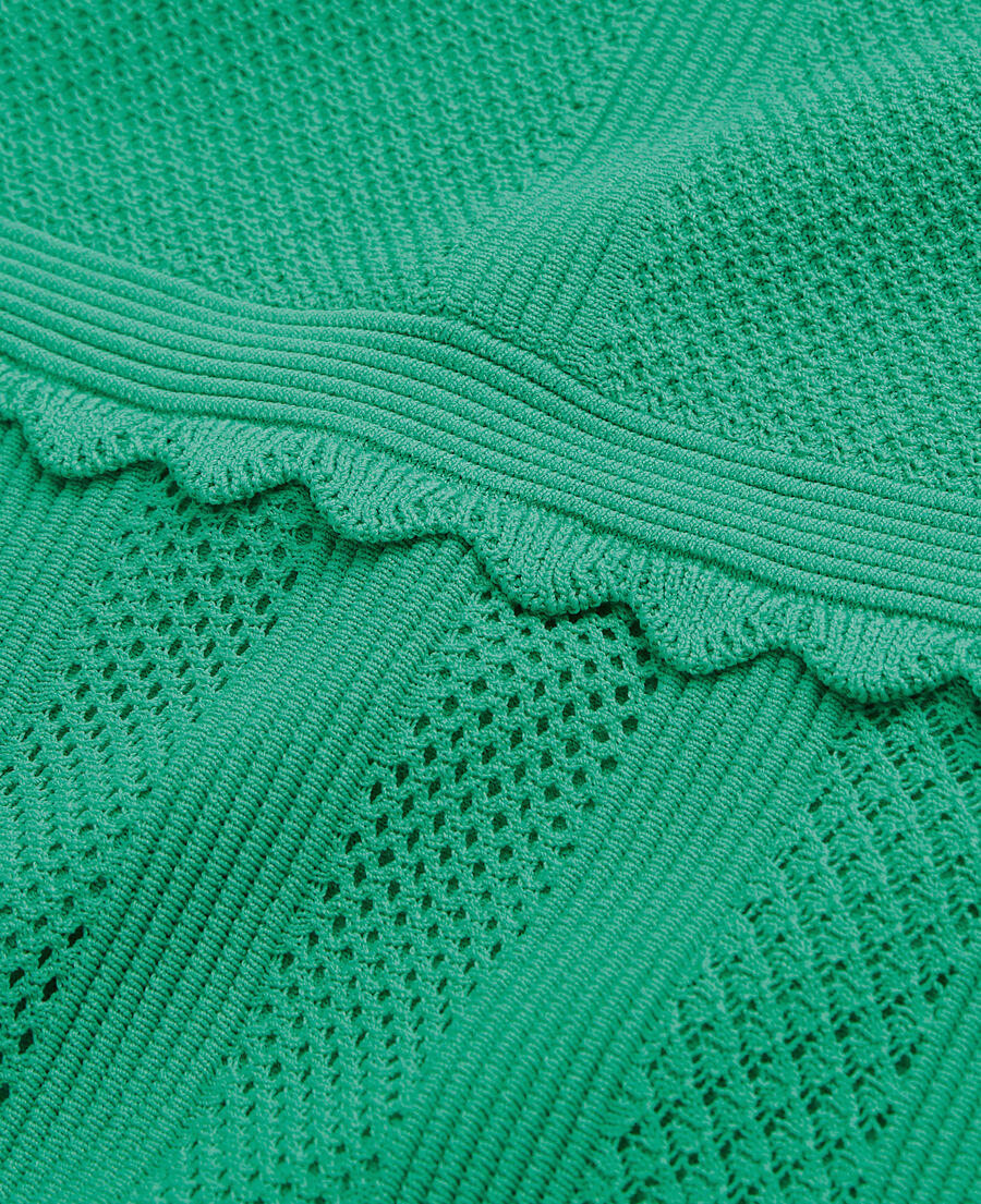 langes, grünes strickkleid mit ajour-details