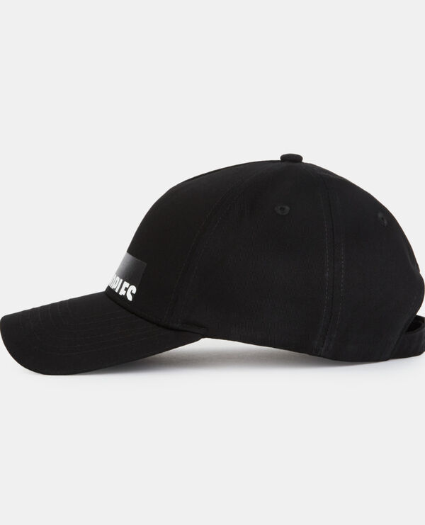 black cotton cap