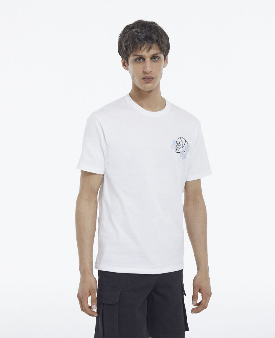 weißes t-shirt mit totenkopf-print und blumen