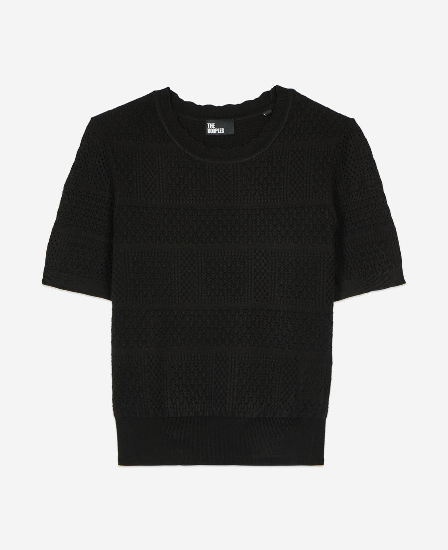 schwarzer pullover aus ajour-strick