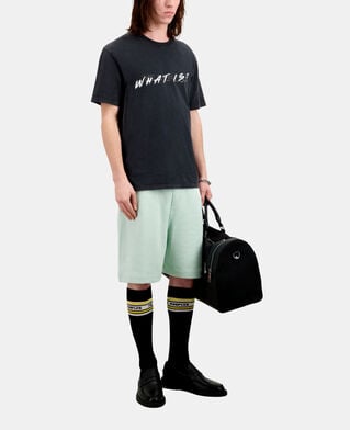 The Kooples HERREN BLACK WASHED schwarzes t-shirt mit „what is“-schriftzug