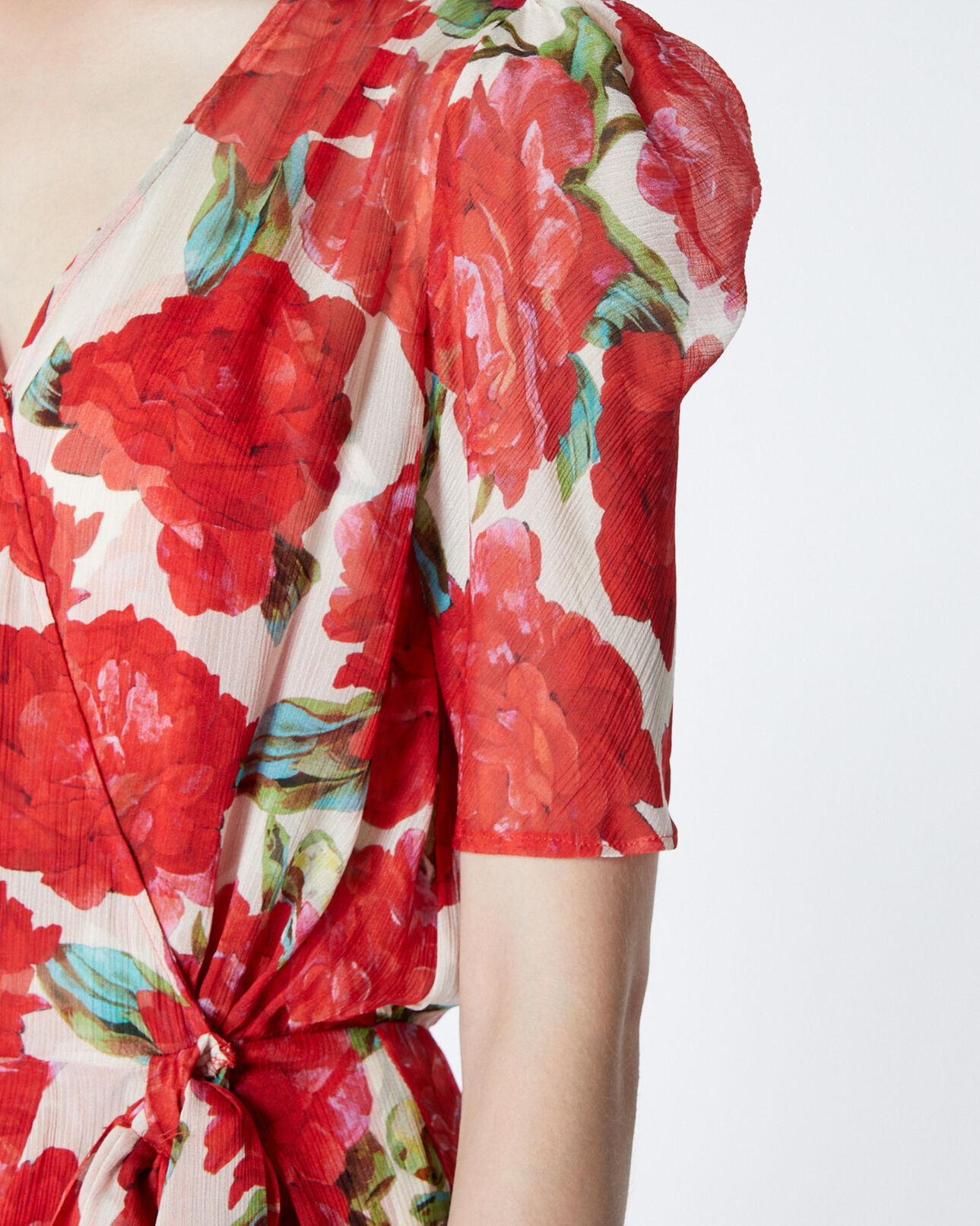 The Kooples FEMME ECRU RED robe cache-cœur imprimée fleurs rouges