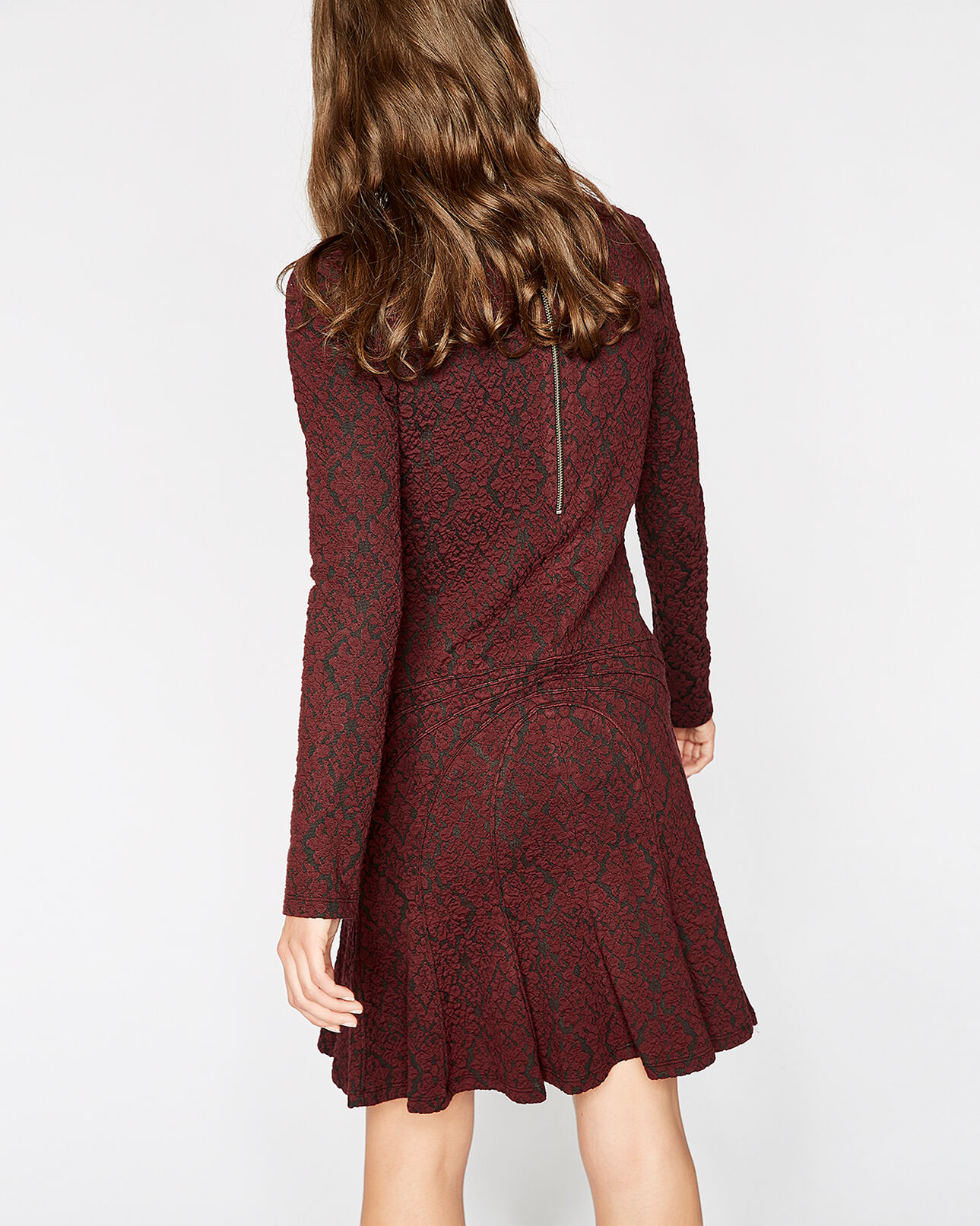 The Kooples MUJER BURGUNDY vestido recto burdeos con cuello joya