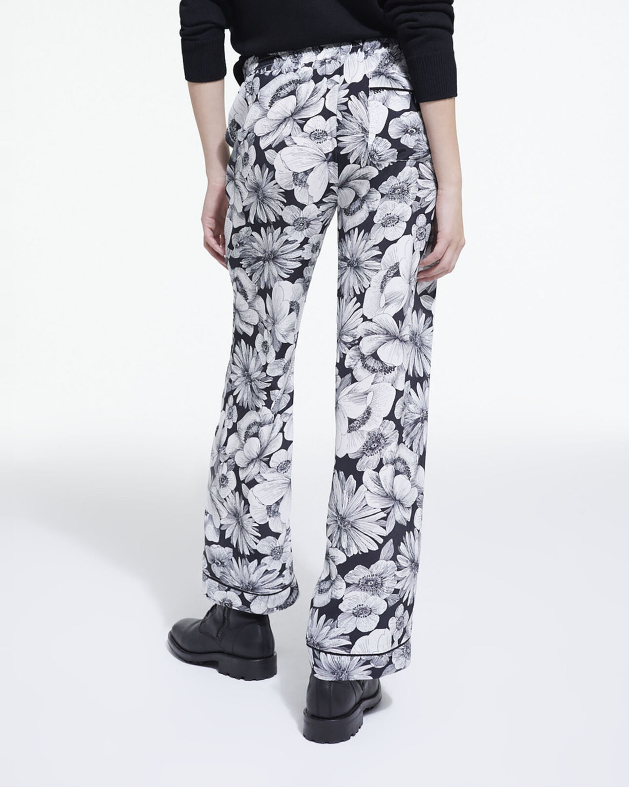 The Kooples FEMME BLACK WHITE pantalon en soie fleuri