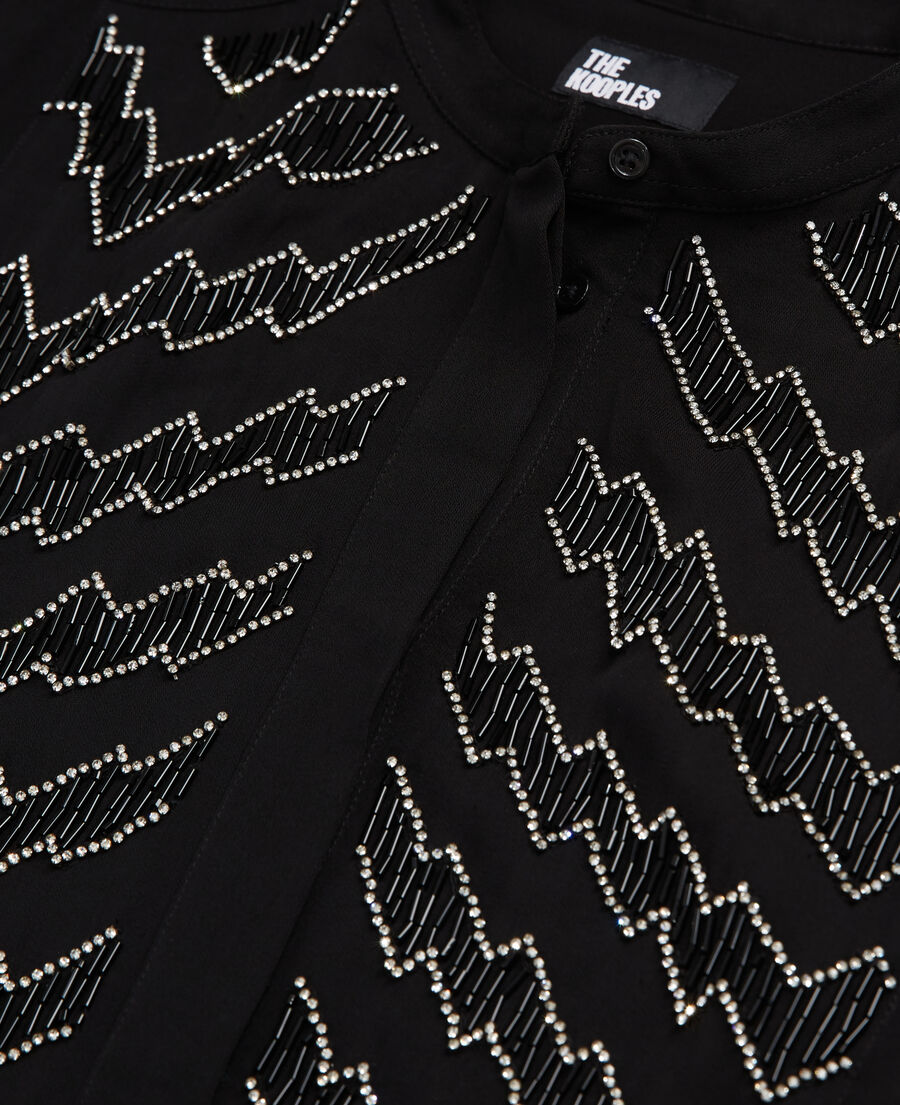 camisa detalles perlas negra