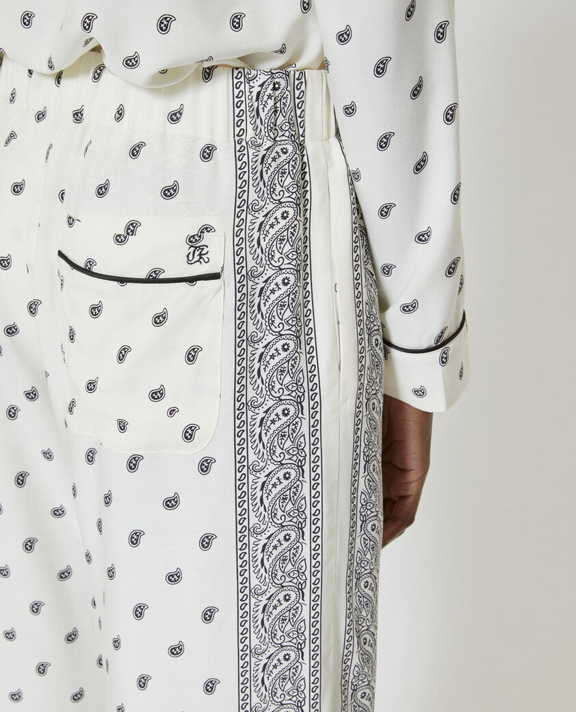 The Kooples DAMEN WHITE / BLACK gerade geschnittene flie&szlig;ende hose mit bandana-print in ecru