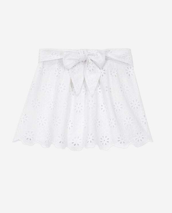 jupe courte blanche en broderie anglaise
