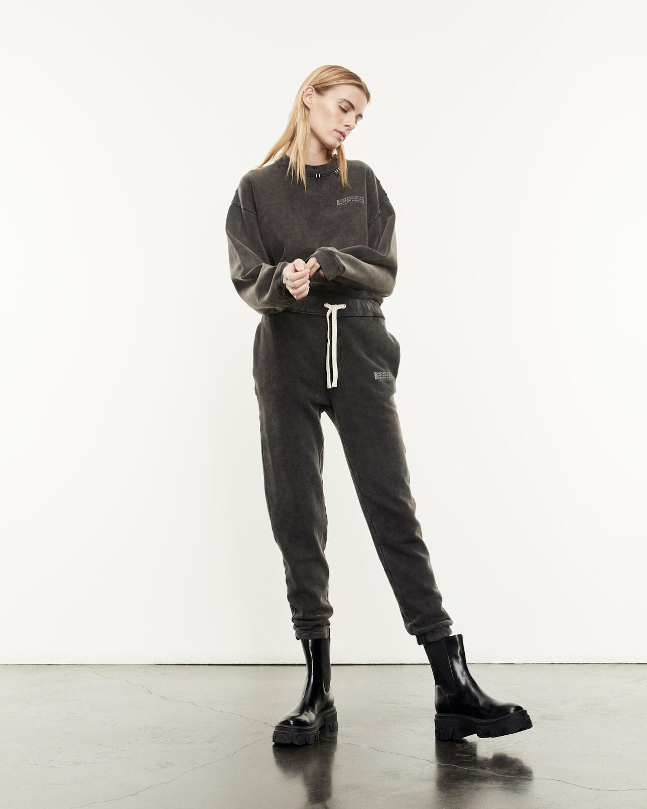 The Kooples FEMME BLACK WASHED jogging noir délavé à taille élastique