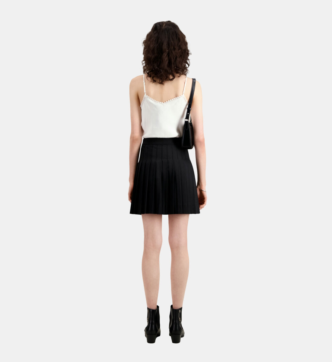 Jupe courte et plissee hot sale synonyme