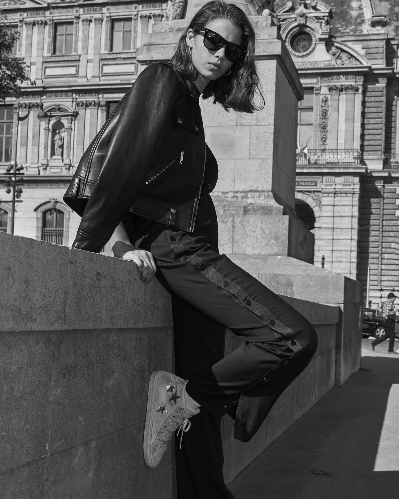The Kooples FEMME BLACK pantalon ajusté noir à boutons-pression