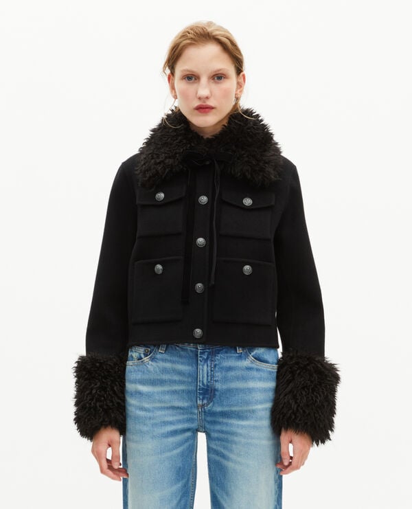 Kurze schwarze Wolljacke mit Sherpa-Kragen für Frauen The Kooples