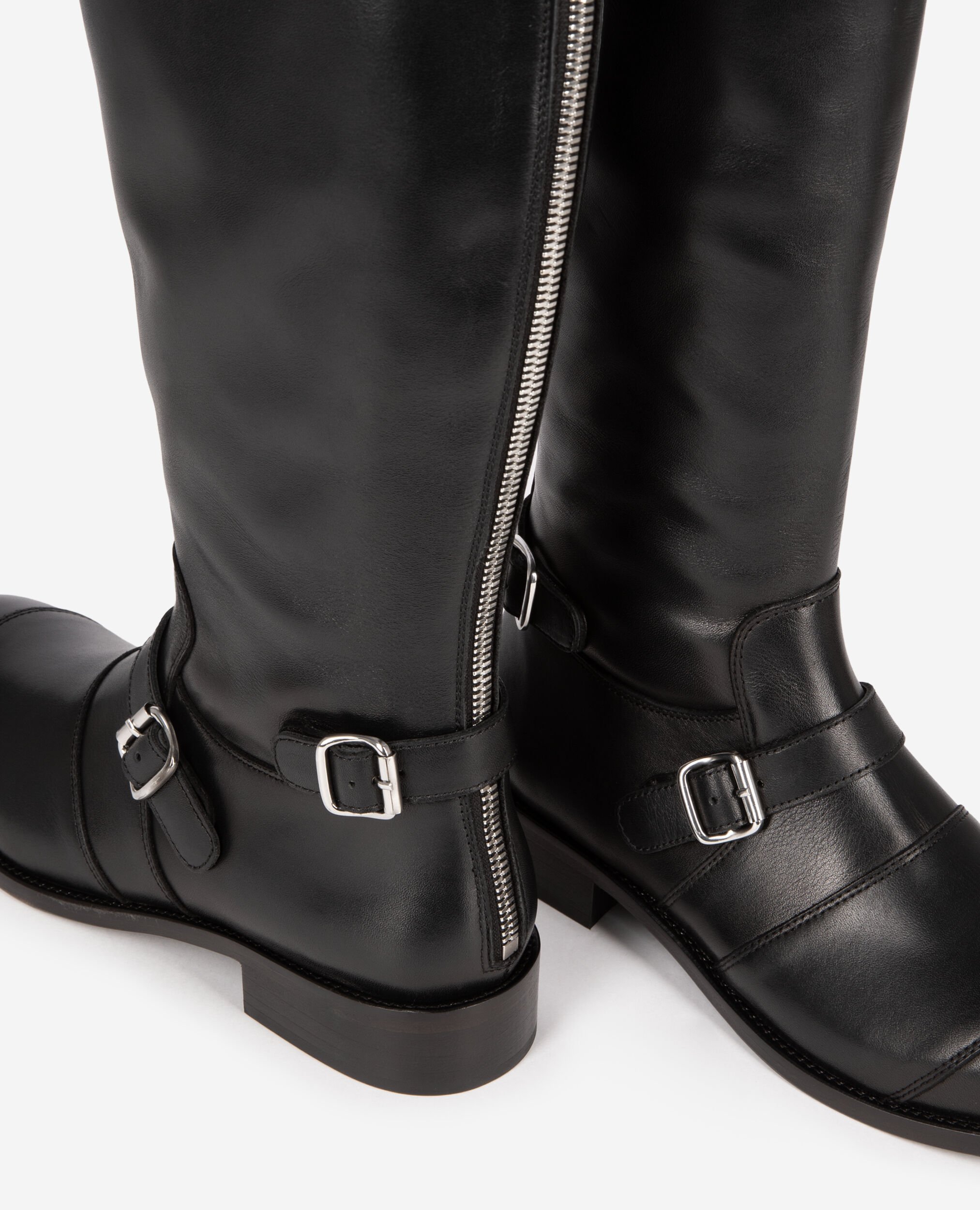 Leather boots with buckles 2025