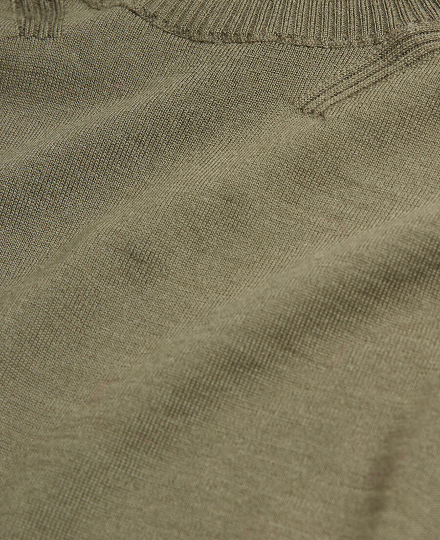 khakifarbener pullover aus merinowolle