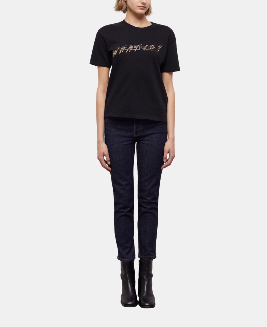 black and leopard print what is t-shirt