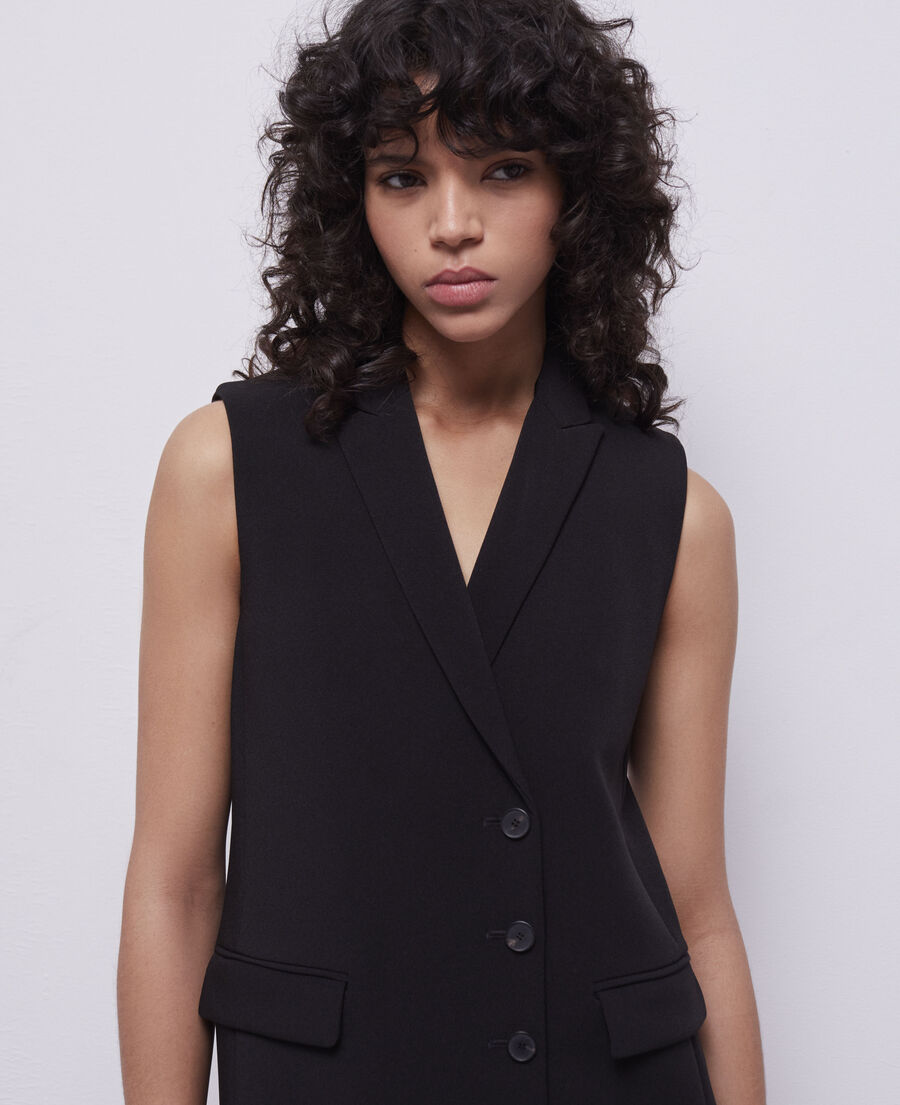 robe courte en crêpe noire