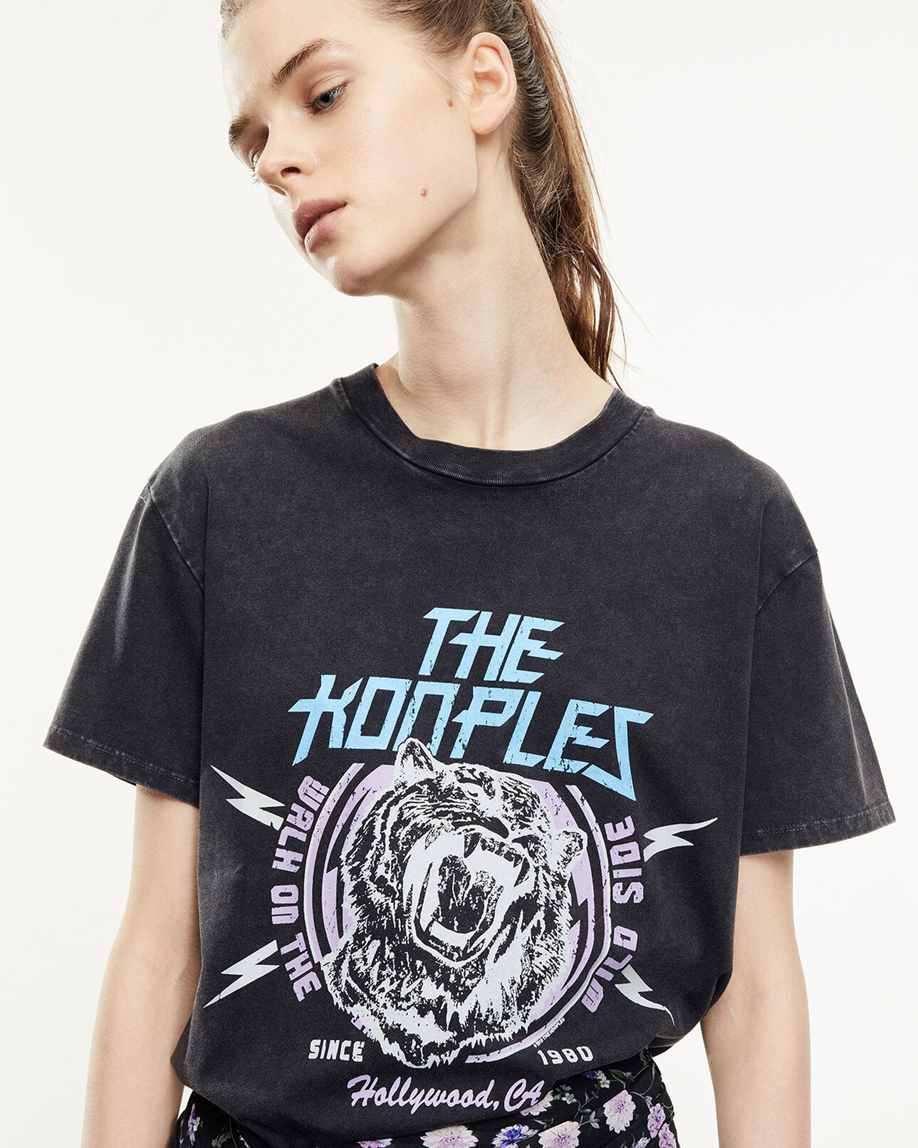 The Kooples MUJER BLACK WASHED camiseta negra algodón estampado tigre