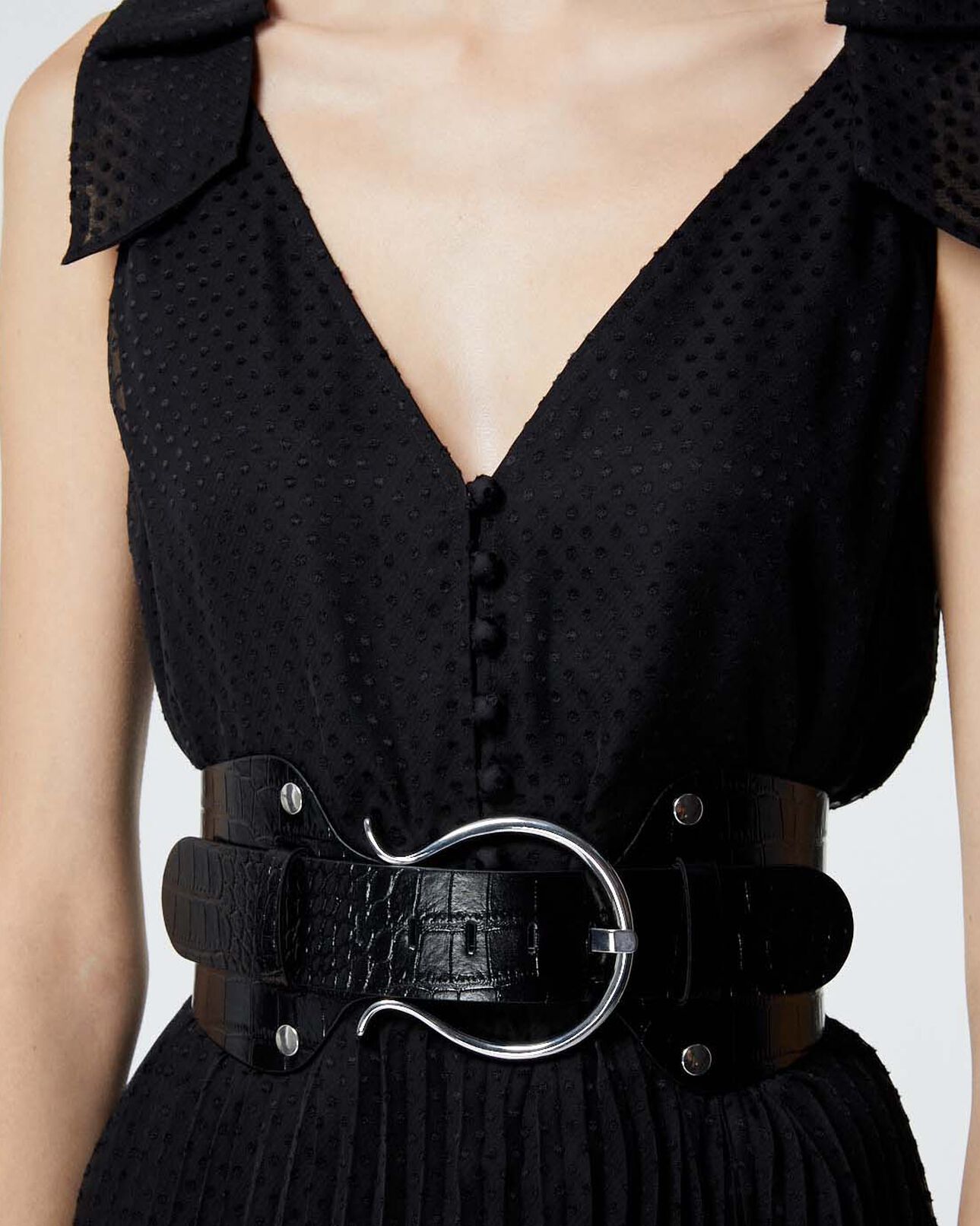 The Kooples MUJER BLACK vestido largo negro plisado tirantes