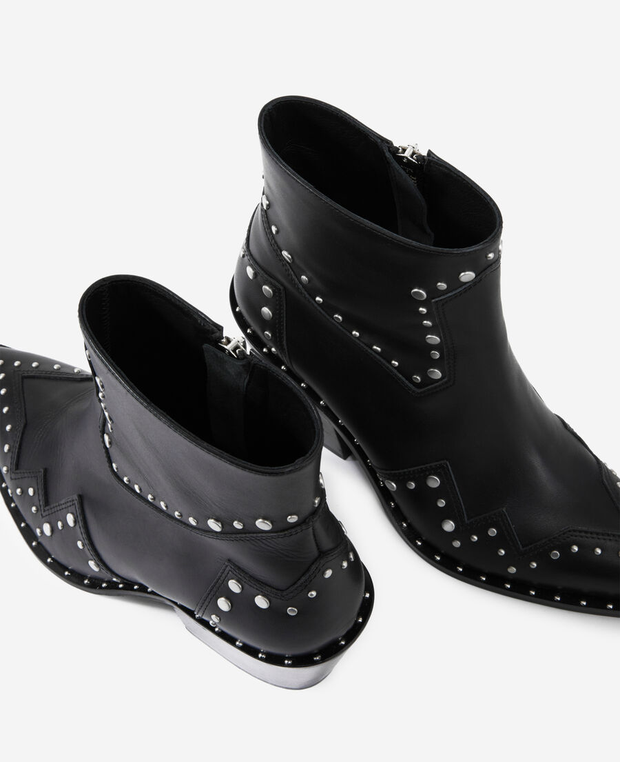 heeled leather boots