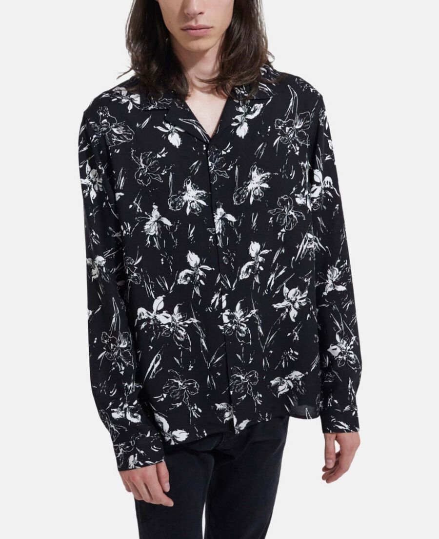 black shirt with shark collar