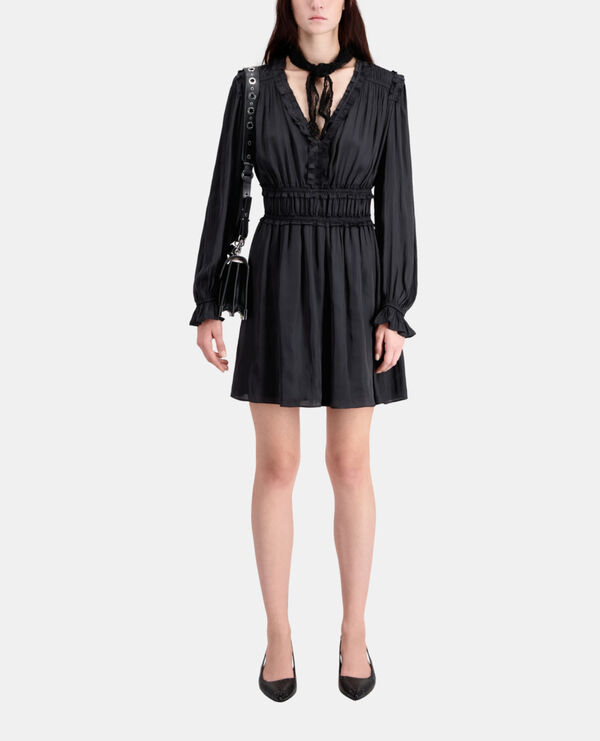 robe courte noire avec fronces