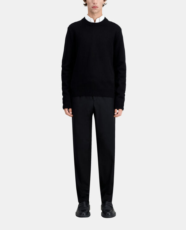 pull noir en laine